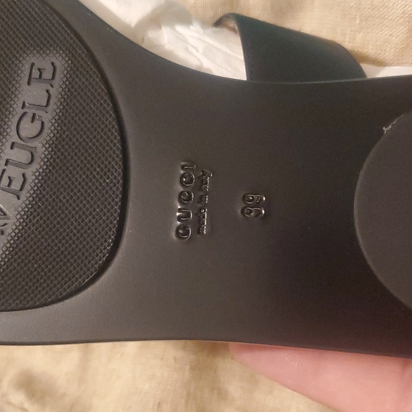 Gucci Black Flat Marmont Leather Thong! Size 39 New in Box - Picture 15 of 17